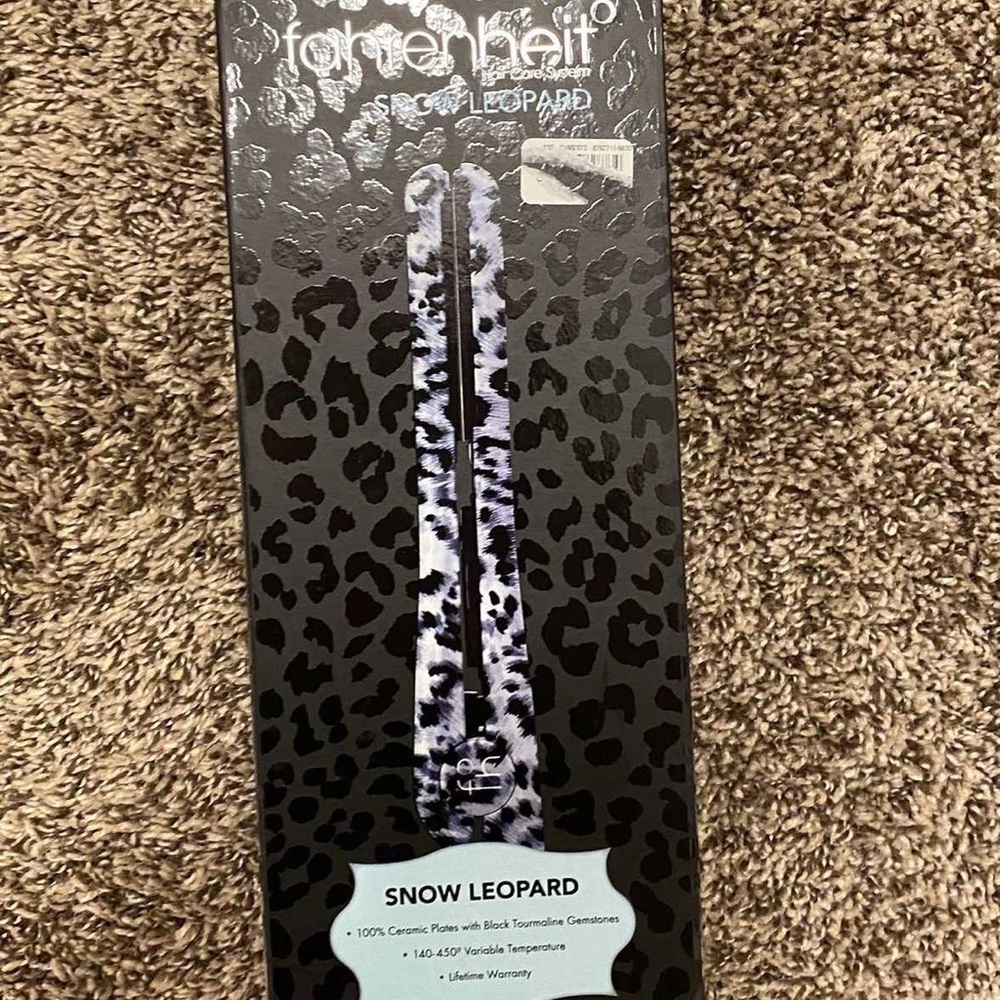 Brand new Fahrenheit snow leopard straighter